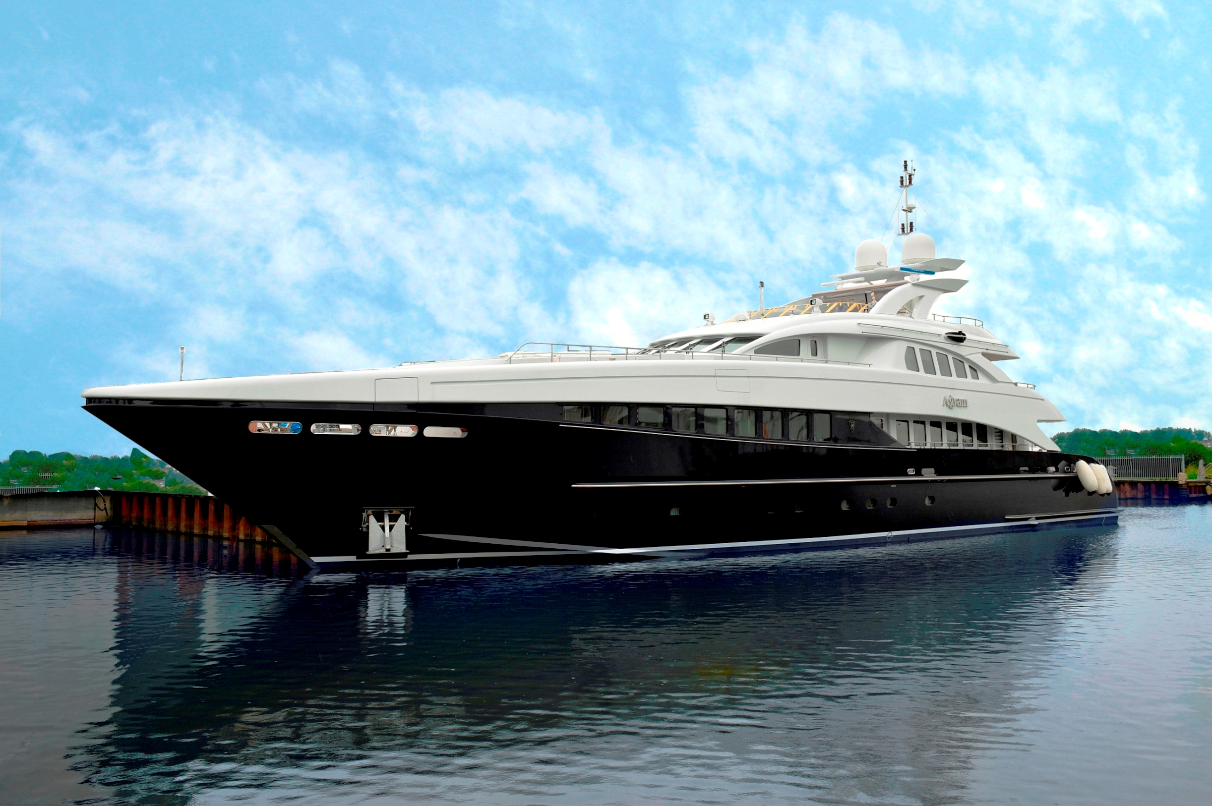 heesen yacht agram